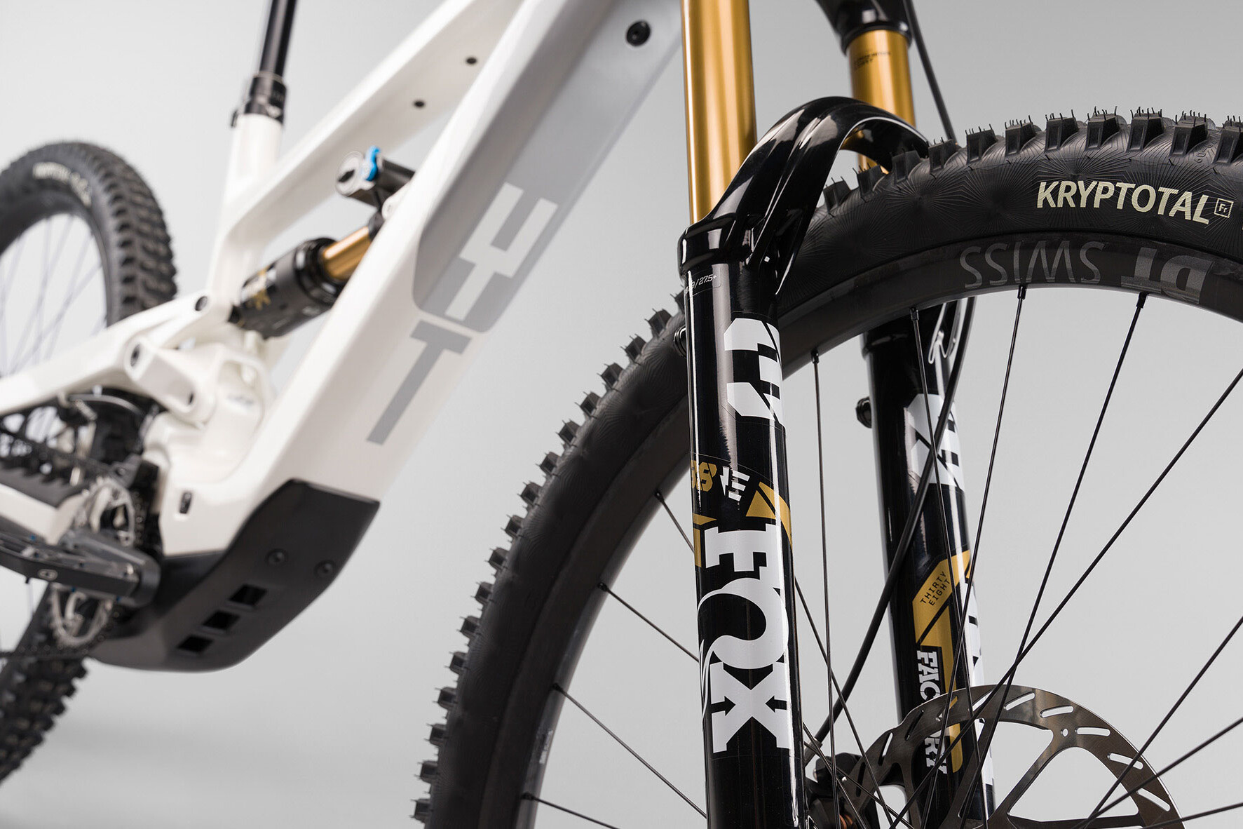 Studio Photo of YT Decoy Gen 2 Fox 38 Fork